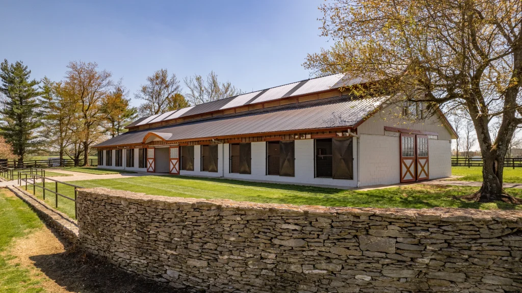 Durable Metal Barn Roof for Long-Term Protection