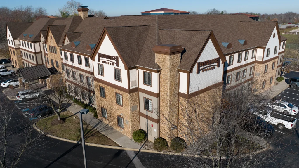 Multifamily roof replacement in Louisville, KY featuring a professionally installed shingle roofing system by AIC Roofing & Construction.