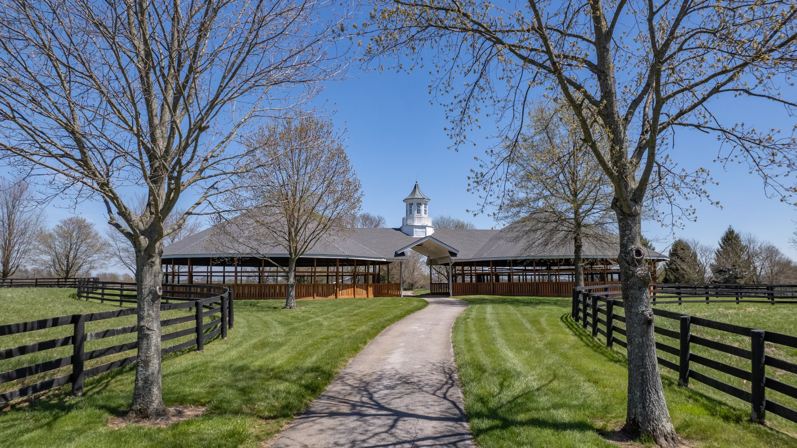 High-Quality Barn Roof Replacement & Repair Services