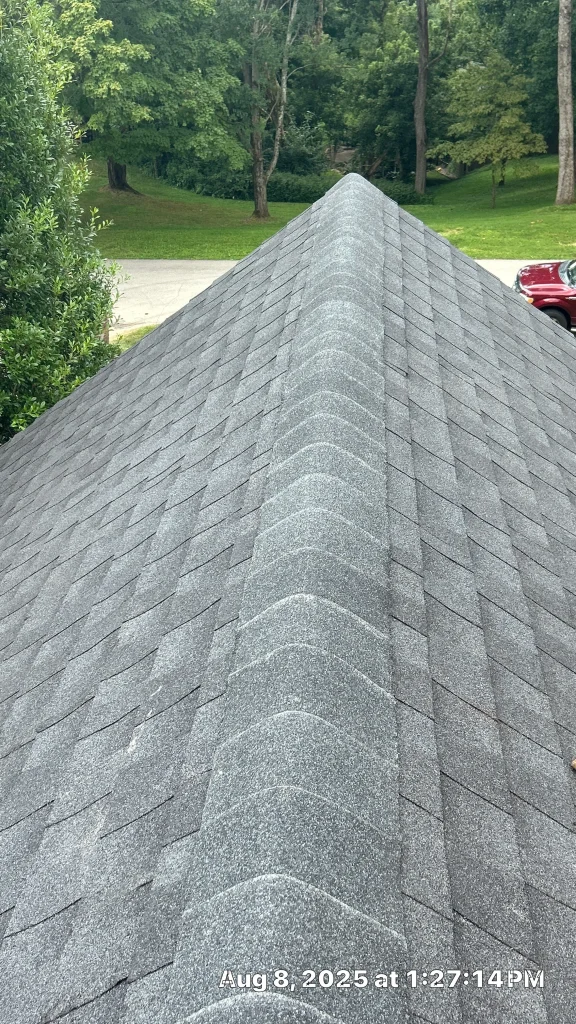 New asphalt shingle roof completed on a home in Bardstown, Kentucky.