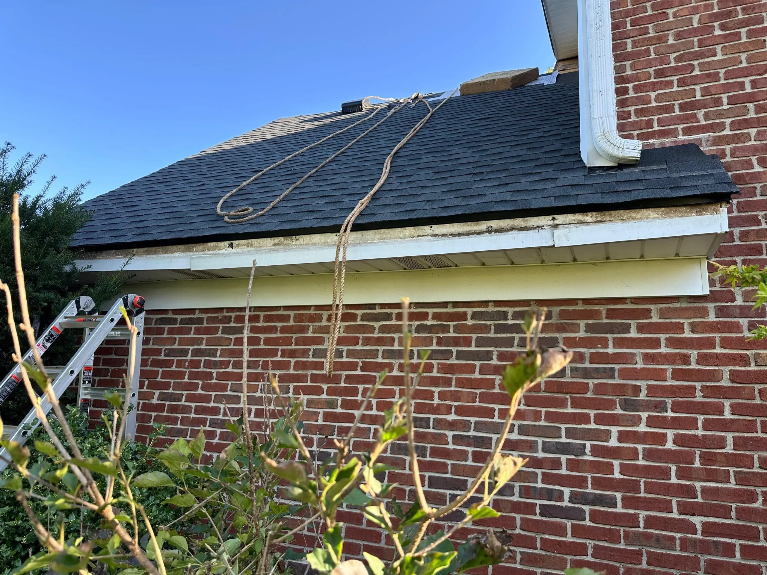 Damaged gutter system needing replacement on a home in Nicholasville, KY