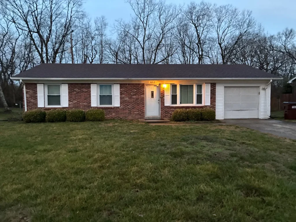 Full roof replacement on brick ranch home in Winchester KY with new asphalt shingles
